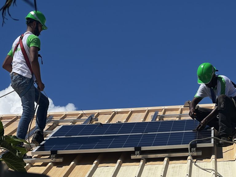 Chantier photovoltaïque résidentiel mené par Alpha Energy