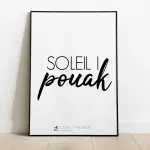 Affiche typographique Soleil i pouak, expression créole réunionnaise en noir sur fond blanc