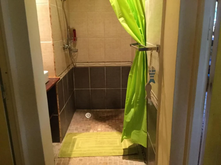 Douche carrelée de la chambre Terrasse, chambres d'hôtes Lé Fé Coco à Saint-Paul