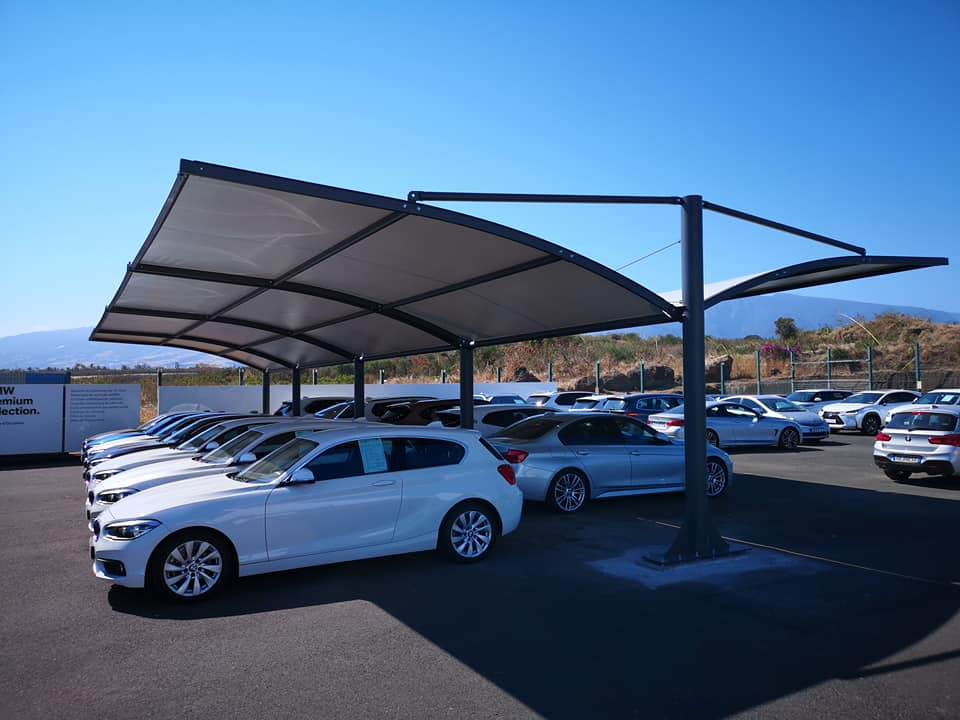 Carport BMW à La Réunion, réalisation Run Ombrage