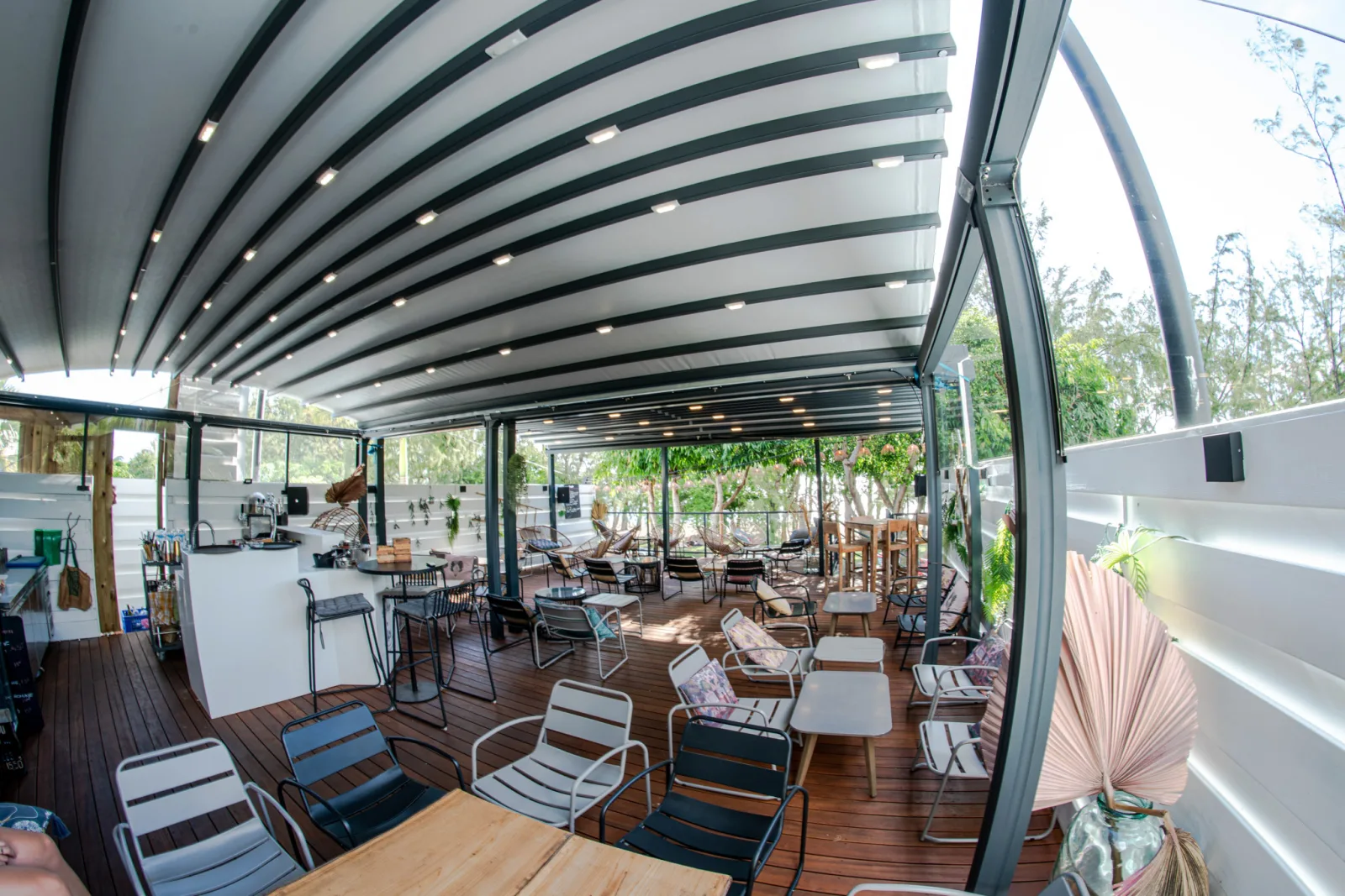 Pergola Villa Vanille à La Réunion, réalisation Run Ombrage
