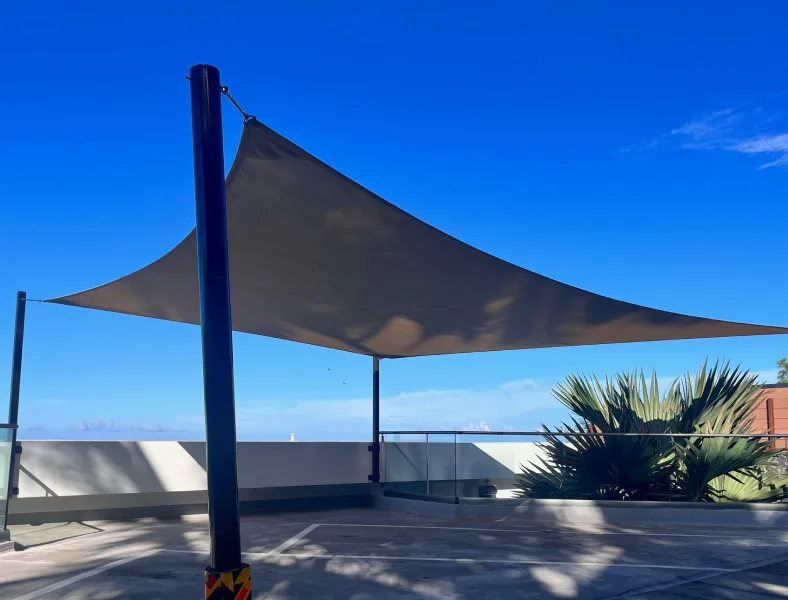 Structure métallo-textile sur mesure Run Ombrage
