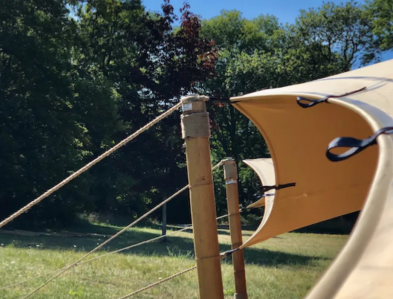Tente nomade Run Ombrage pour réception en extérieur