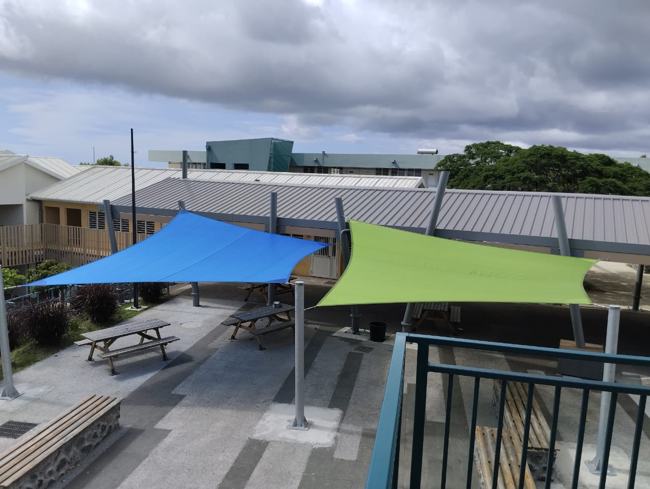 Voile d’ombrage Écoles à La Réunion, réalisation Run Ombrage (photo 3)