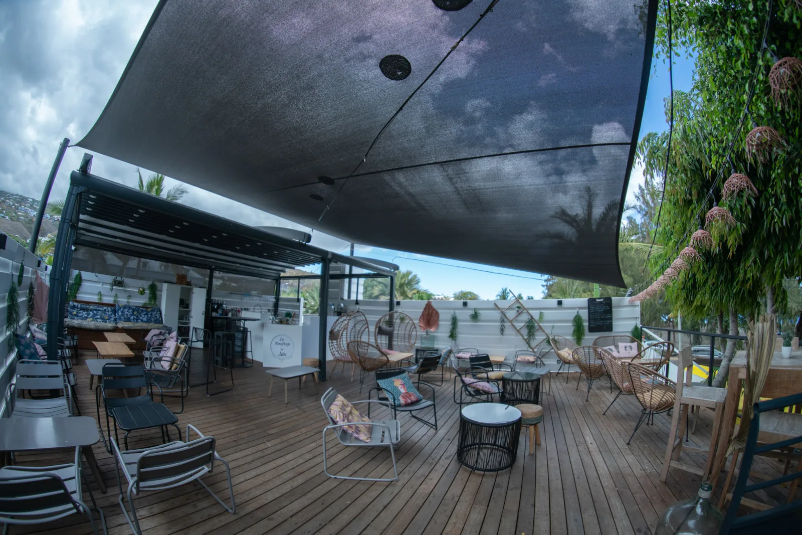 Voile d’ombrage Villa Vanille à La Réunion, réalisation Run Ombrage