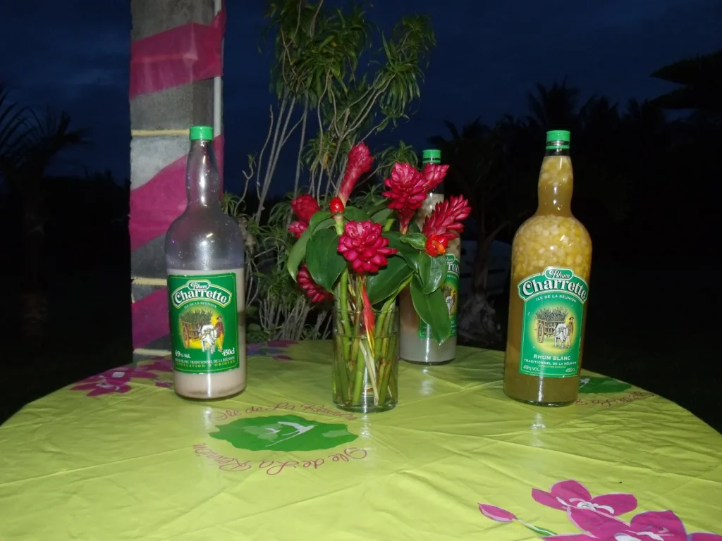 Punch maison créole préparé par le traiteur VH Tous Services pour un événement à La Réunion